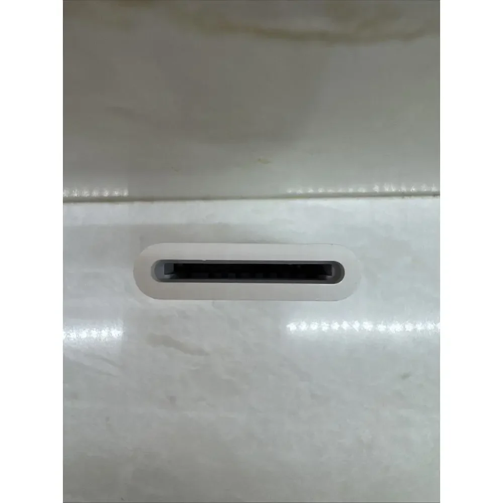 Apple A1362 iPad Iphone Adapter - SD Card Reader- K1a
